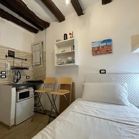 Housmart Torleone 13 Apartament *